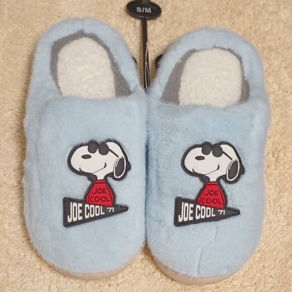 NWT ~ Snoopy (S/M) Sherpa Fleece Lined Plush Scuff Slippers - Picture 1 of 6